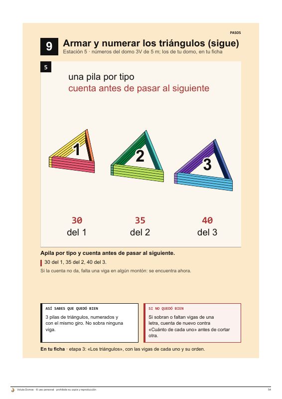 Los triángulos armados y numerados en tres pilas